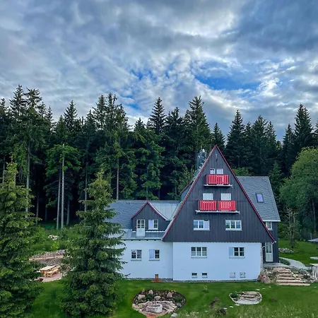 Berghaus Apartman *