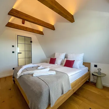 Berghaus Apartment *